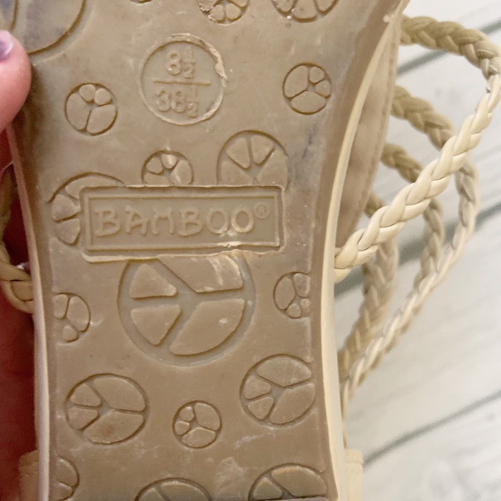 Bamboo cream sandals-size 8 - Picture 6 of 6